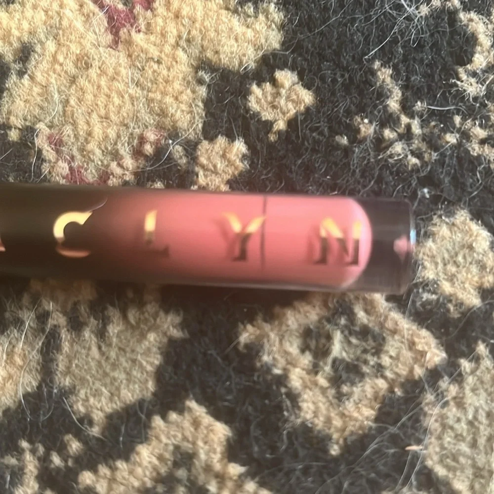 Never used Jaclyn cosmetics liquid lipstick 💄 in outspoken